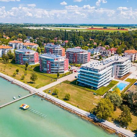 Myflat Coral 61 Luxury Apartment Шиофок Экстерьер фото