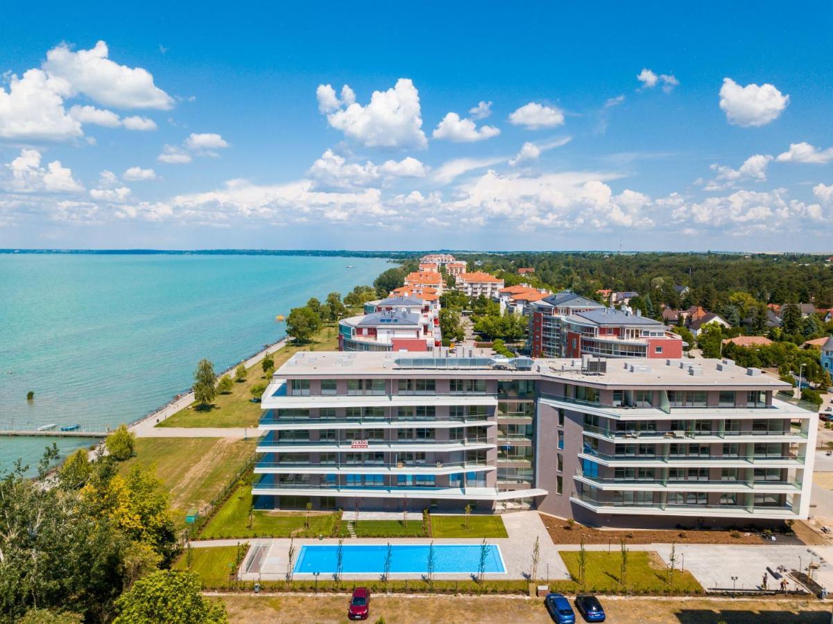 Myflat Coral 61 Luxury Apartment Шиофок Экстерьер фото