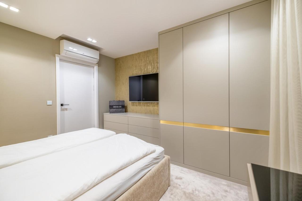 Myflat Coral 61 Luxury Apartment Шиофок Экстерьер фото